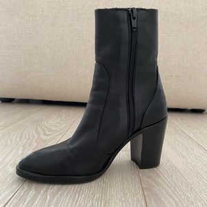Black leather sz 37 ankle booties